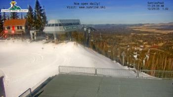 Weather camera view of Sunrise Park Resort 10650 ft elev.