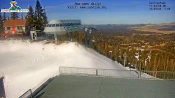 Weather camera view of Sunrise Park Resort 10650 ft elev.
