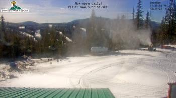 Weather camera view of Sunrise Park Resort 10650 ft elev.