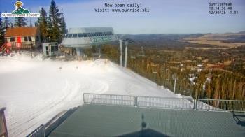 Weather camera view of Sunrise Park Resort 10650 ft elev.