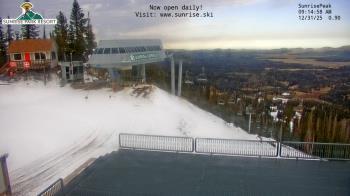 Weather camera view of Sunrise Park Resort 10650 ft elev.