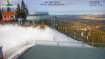 Weather camera view of Sunrise Park Resort 10650 ft elev.