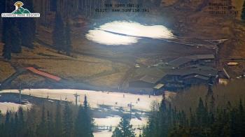 Weather camera view of Sunrise Park Resort 10650 ft elev.