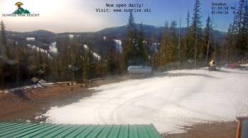 Weather camera view of Sunrise Park Resort 10650 ft elev.