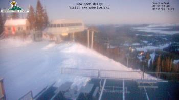 Weather camera view of Sunrise Park Resort 10650 ft elev.