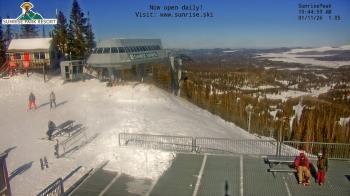 Weather camera view of Sunrise Park Resort 10650 ft elev.