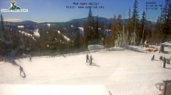 Weather camera view of Sunrise Park Resort 10650 ft elev.
