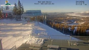 Weather camera view of Sunrise Park Resort 10650 ft elev.
