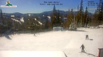 Weather camera view of Sunrise Park Resort 10650 ft elev.