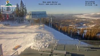 Weather camera view of Sunrise Park Resort 10650 ft elev.