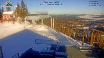 Weather camera view of Sunrise Park Resort 10650 ft elev.