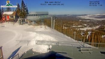 Weather camera view of Sunrise Park Resort 10650 ft elev.