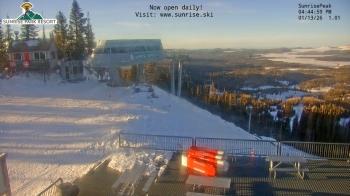 Weather camera view of Sunrise Park Resort 10650 ft elev.