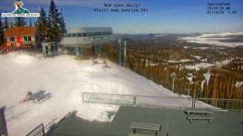 Weather camera view of Sunrise Park Resort 10650 ft elev.