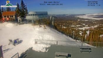 Weather camera view of Sunrise Park Resort 10650 ft elev.