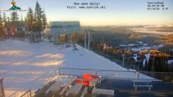 Weather camera view of Sunrise Park Resort 10650 ft elev.