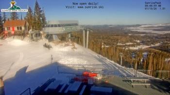 Weather camera view of Sunrise Park Resort 10650 ft elev.