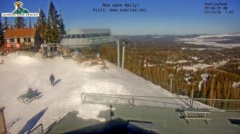 Weather camera view of Sunrise Park Resort 10650 ft elev.
