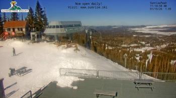 Weather camera view of Sunrise Park Resort 10650 ft elev.