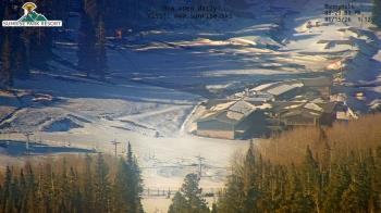 Weather camera view of Sunrise Park Resort 10650 ft elev.