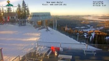 Weather camera view of Sunrise Park Resort 10650 ft elev.