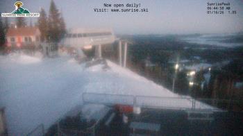 Weather camera view of Sunrise Park Resort 10650 ft elev.