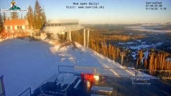 Weather camera view of Sunrise Park Resort 10650 ft elev.