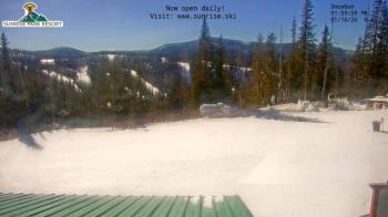 Weather camera view of Sunrise Park Resort 10650 ft elev.