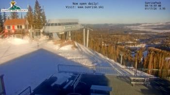 Weather camera view of Sunrise Park Resort 10650 ft elev.