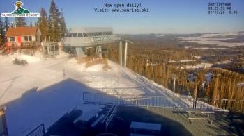 Weather camera view of Sunrise Park Resort 10650 ft elev.