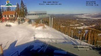 Weather camera view of Sunrise Park Resort 10650 ft elev.