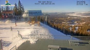 Weather camera view of Sunrise Park Resort 10650 ft elev.