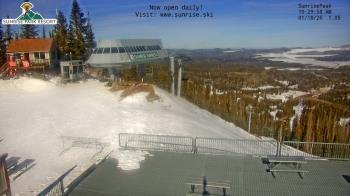 Weather camera view of Sunrise Park Resort 10650 ft elev.