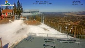 Weather camera view of Sunrise Park Resort 10650 ft elev.