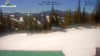 Weather camera view of Sunrise Park Resort 10650 ft elev.