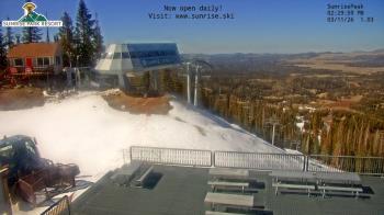 Weather camera view of Sunrise Park Resort 10650 ft elev.