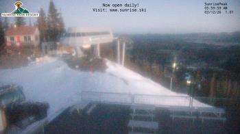 Weather camera view of Sunrise Park Resort 10650 ft elev.