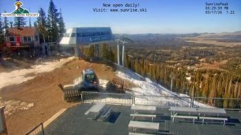 Weather camera view of Sunrise Park Resort 10650 ft elev.