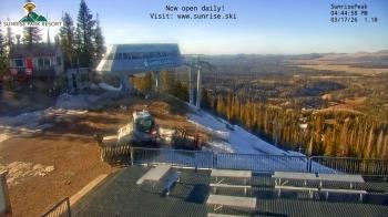 Weather camera view of Sunrise Park Resort 10650 ft elev.