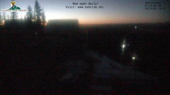 Weather camera view of Sunrise Park Resort 10650 ft elev.