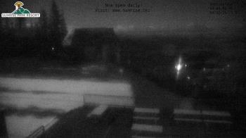 Weather camera view of Sunrise Park Resort 10650 ft elev.