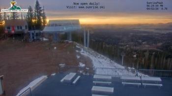 Weather camera view of Sunrise Park Resort 10650 ft elev.