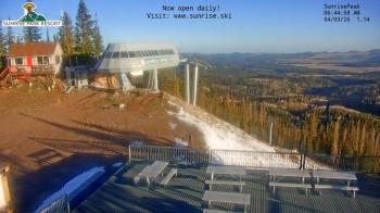 Weather camera view of Sunrise Park Resort 10650 ft elev.