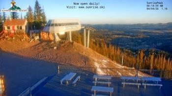 Weather camera view of Sunrise Park Resort 10650 ft elev.