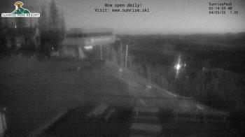Weather camera view of Sunrise Park Resort 10650 ft elev.