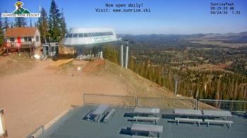 Weather camera view of Sunrise Park Resort 10650 ft elev.