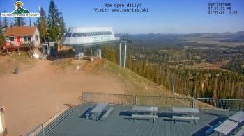 Weather camera view of Sunrise Park Resort 10650 ft elev.