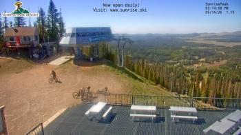 Weather camera view of Sunrise Park Resort 10650 ft elev.