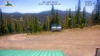 Weather camera view of Sunrise Park Resort 10650 ft elev.