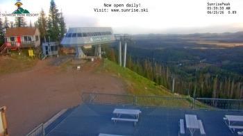 Weather camera view of Sunrise Park Resort 10650 ft elev.